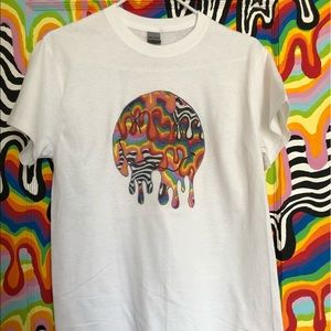 trippy smiley shirt!